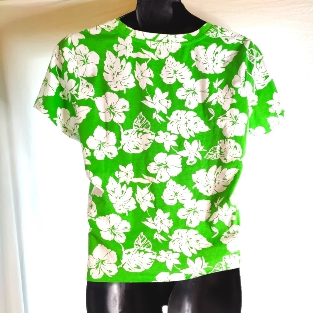 Chaps Island Fun V Neck Tee EUC ๐ด๐ฅฅโค๏ธ - Picture 6 of 8